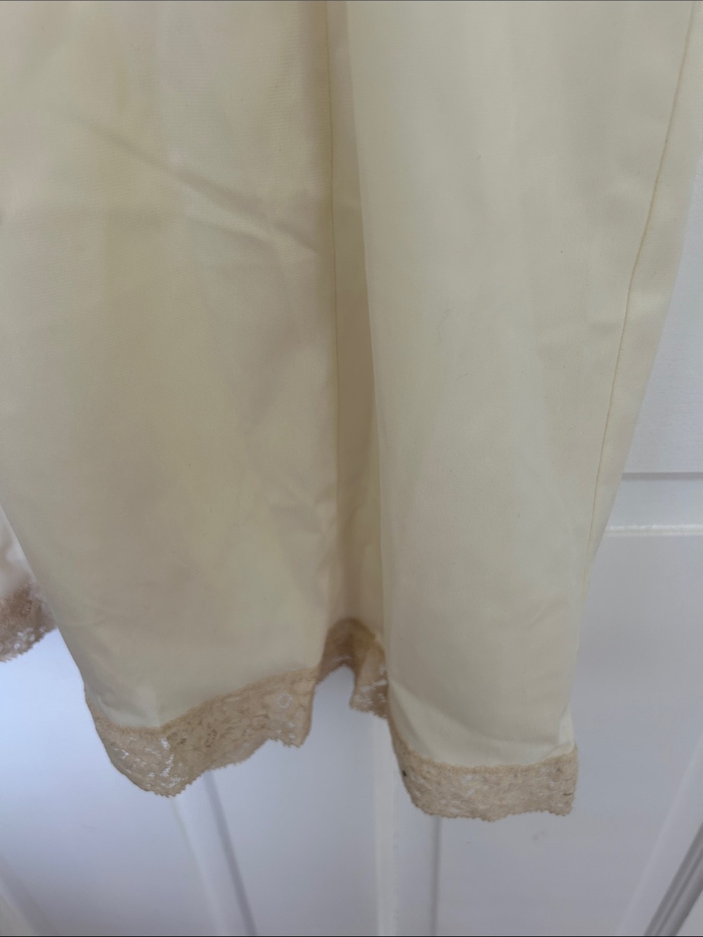 Vintage Ivory Lace Accent Slip - Picture 4 of 6